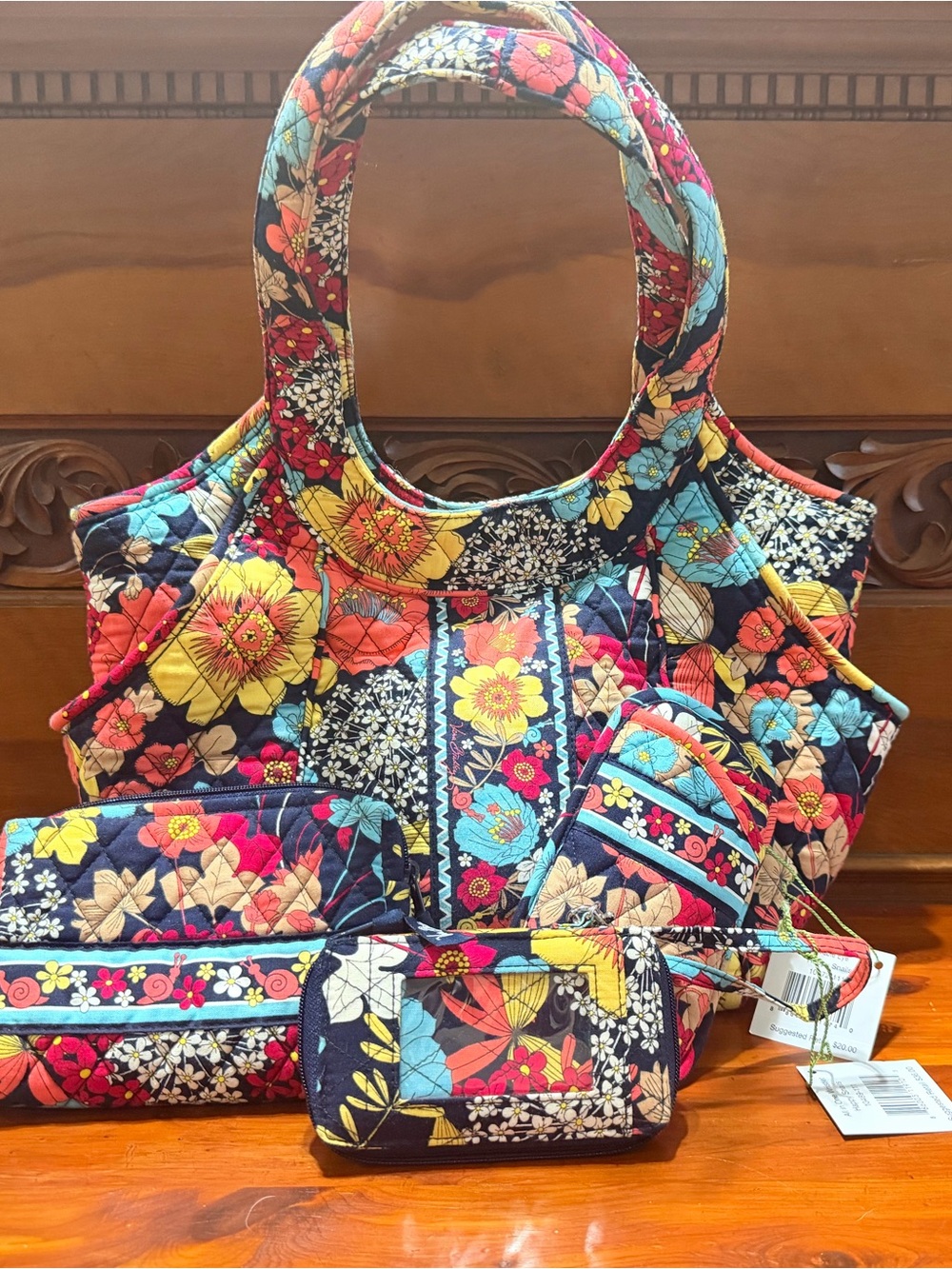 NWT Vera Bradley “Happy Snails ” Tote/ Wallet/ Cosmetic Bag/ Glasses case